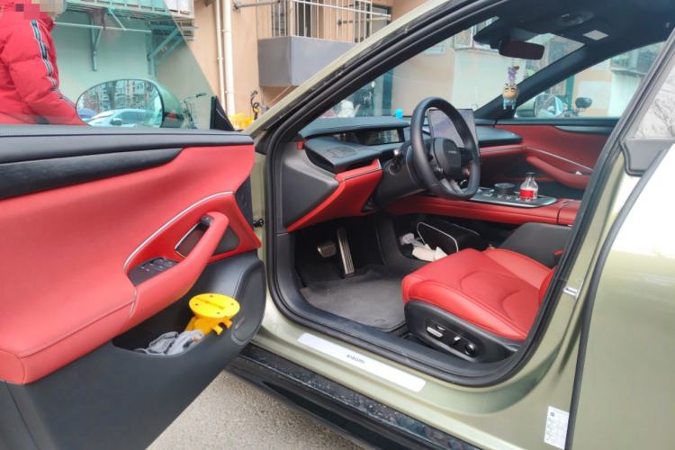 Used Xiaomi Auto SU7 2024 Four-Wheel Drive Ultra-Long Range Advanced Intelligent Driving Max Edition