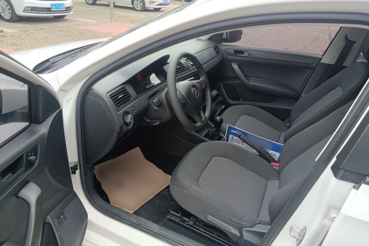 Used Volkswagen Santana 2018 1.5L Manual Fashion Edition Left Front Seat