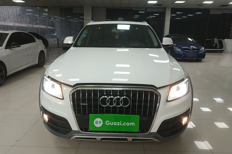 Used Audi Q5 2017 Plus 40 TFSI Technology Model