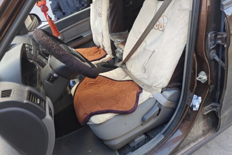 Used BAIC Weiwang M20 2014 1.5L practical type BJ415A Left Front Seat