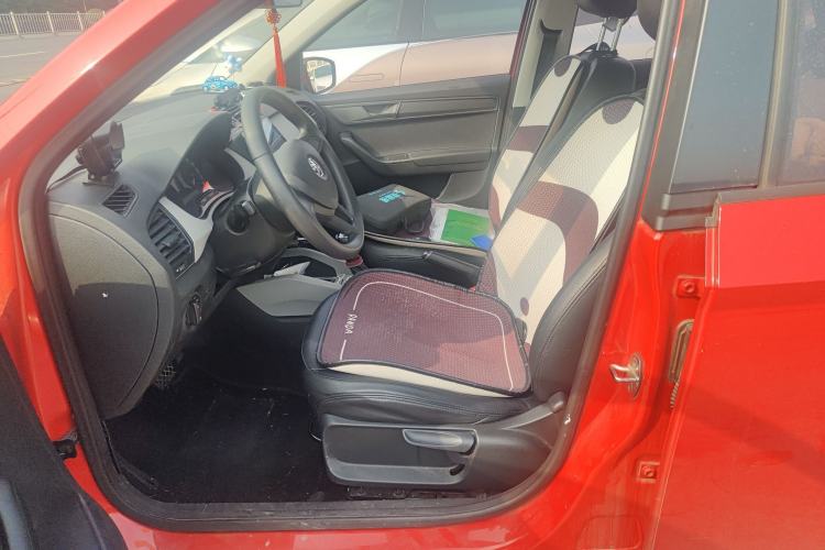 Used Skoda Fabia 2015 1.4L Automatic Front-Drive Model
