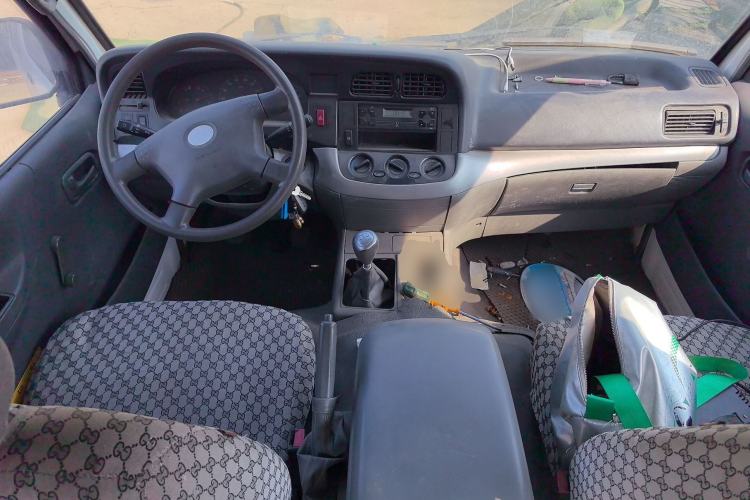 Used Jinbei Hiace 2011 2.0L 5th Generation Kuaiyunwang Standard Version 4G20B