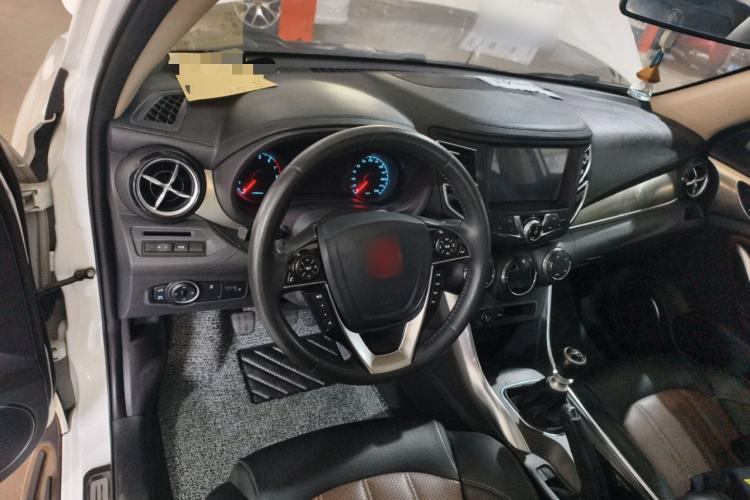 Used BYD Song 2018 1.5TI Manual Smart Connect Enjoyment Model Center Console