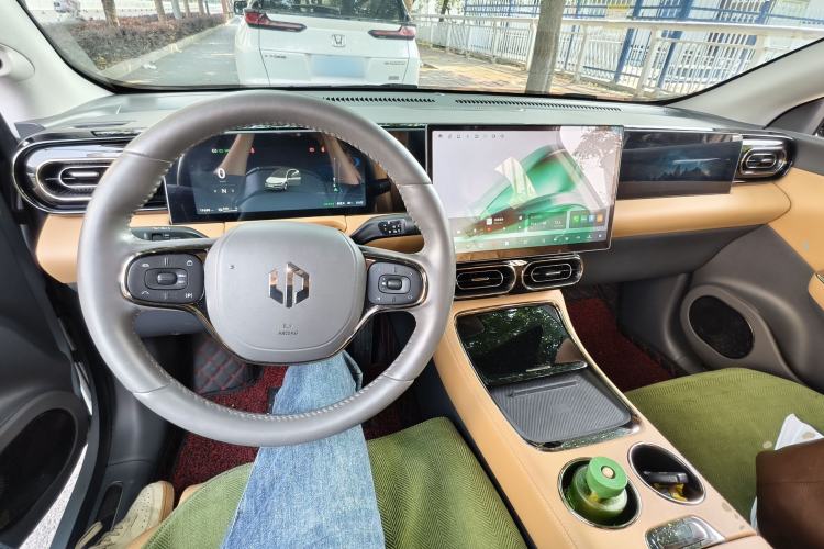 Used Leapmotor C01 2024 Pure Electric 525 Luxury Edition Center Console