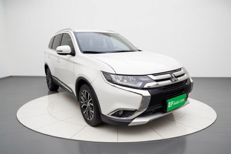 Used Mitsubishi Outlander 2018 2.0L Two-Wheel Drive Glory Edition 5 Seats