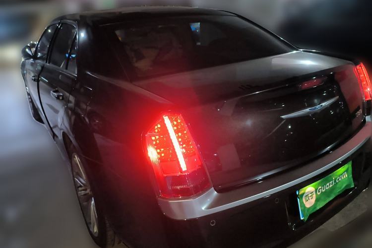 Used Chrysler 300C 2013 3.6L Premium Edition