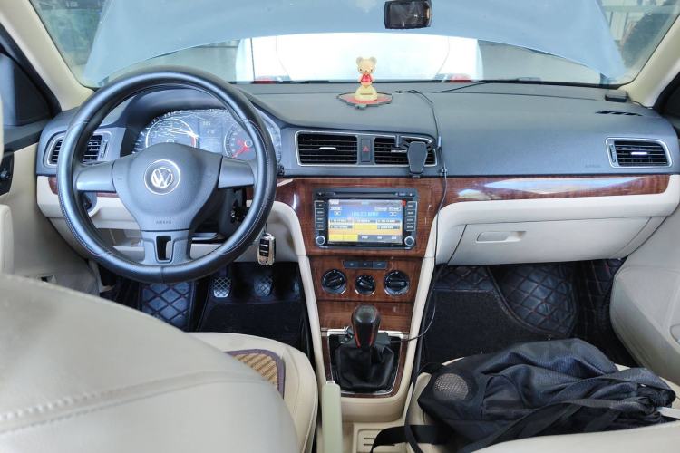 Used Volkswagen Lavida 2013 1.4TSI Manual Comfort Edition