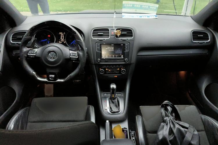 Used Volkswagen Golf 2011 2.0 TSI R Center Console