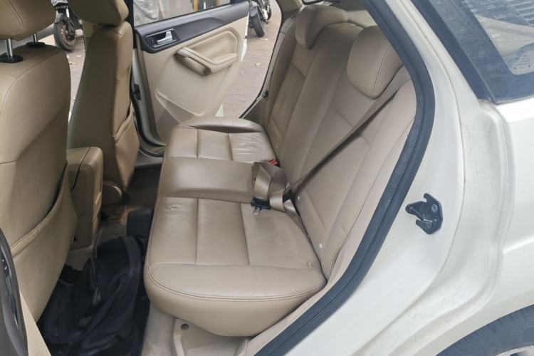 Used Ford Focus 2013 Hatchback Classic 1.8L Automatic Fashion Edition
