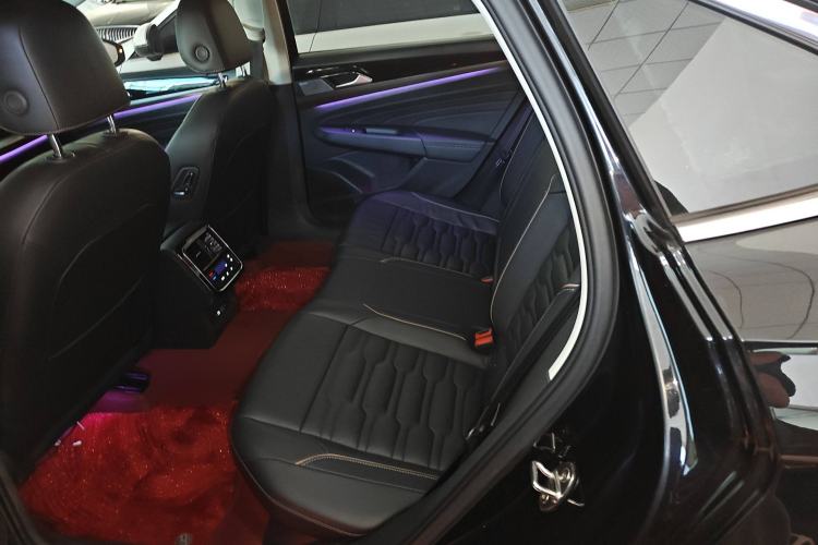 Used Volkswagen Passat 2020 330TSI Elite Edition China VI
