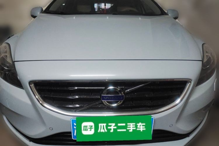 Used Volvo V40 2014 2.0T Zhiya Edition Front