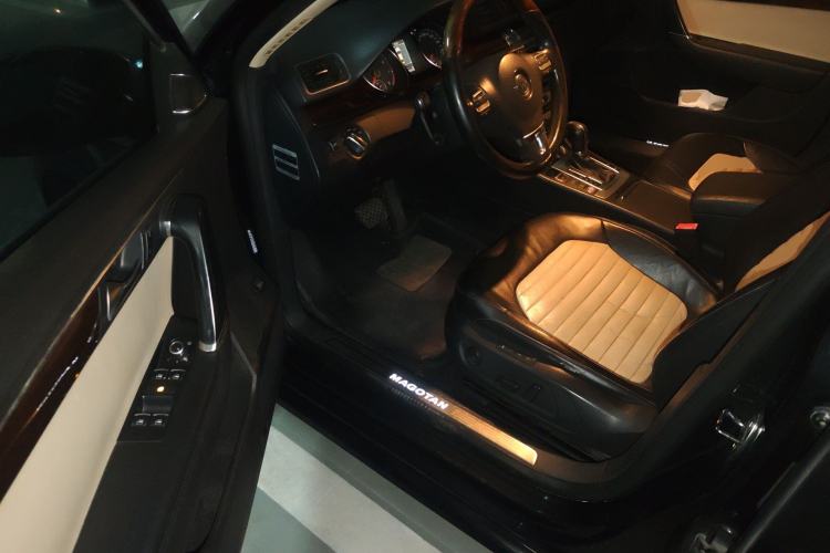 Used Volkswagen Magotan 2012 3.0 FSI Flagship Edition Driver Seat