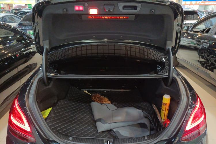 Used Mercedes-Benz C-Class 2019 C 260 Sport Edition 4MATIC Trunk