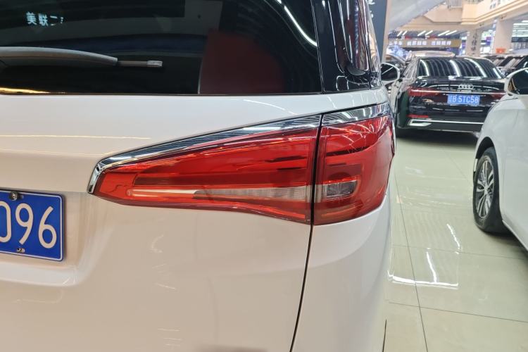 Used Buick GL8 2018 ES 28T Comfort Model China VI Standard Right Rear Taillight