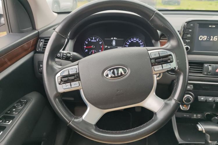 Used Kia KX7 2017 2.4L Automatic 2WD GLS 5-Seater Steering Wheel