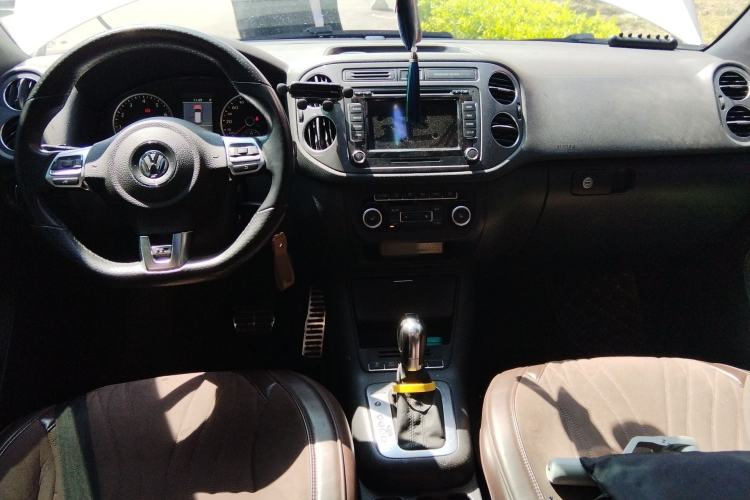Used Volkswagen Tiguan 2012 2.0 TSI Comfort Edition Center Console