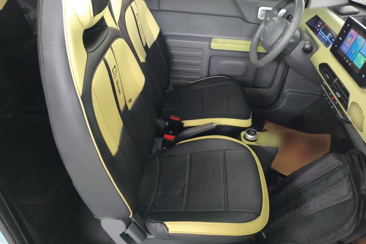 Used Geely Galaxy Panda 2024 Panda Mini 200km Endurance Bear Right Front Seat