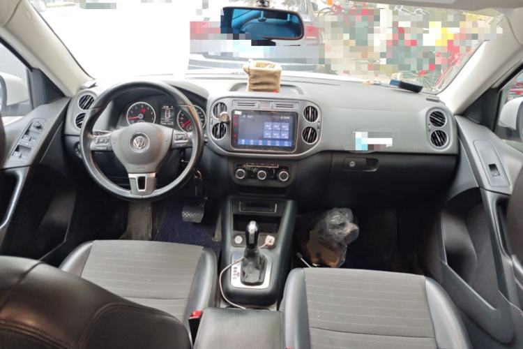 Used Volkswagen Tiguan 2015 1.8TSI Automatic Two-Wheel Drive Trend Edition Center Console