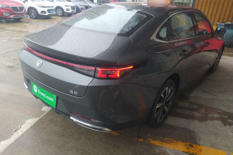 Used CHANGAN Eado 2025 Blue Whale 1.5T 500Bar Prestige Model
