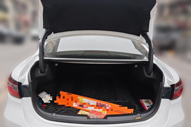 Used Mazda Atenza 2020 2.5L Skytop Deluxe Edition
