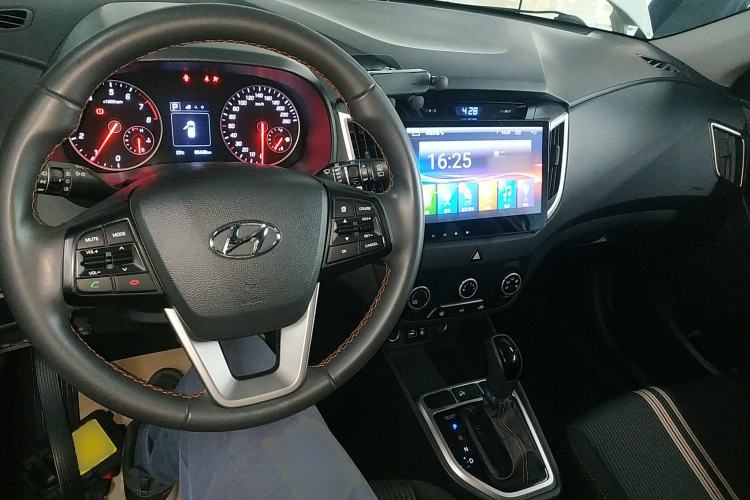 Used Hyundai ix25 2016 1.6T Dual-Clutch Two-Wheel Drive Smart GLS Model
