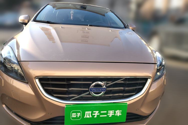 Used Volvo V40 2014 2.0T Zhiya Edition Front