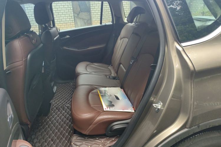 Used Buick Envision 2014 28T Four-Wheel Drive Luxury Model Left Rear Seat