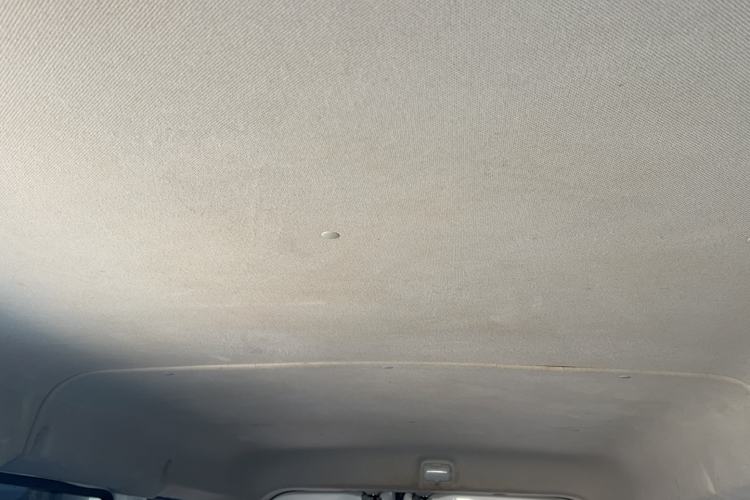 Used Wuling Yangguang 2024 300KM Comfort Version Passenger Van 75kW