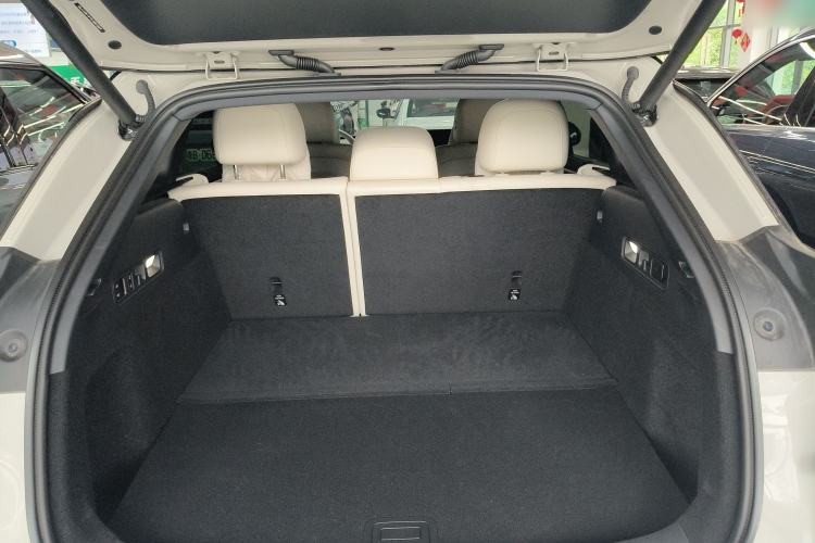 Used Li Auto i6 2025 Model Two-Wheel-Drive Standard Type Trunk