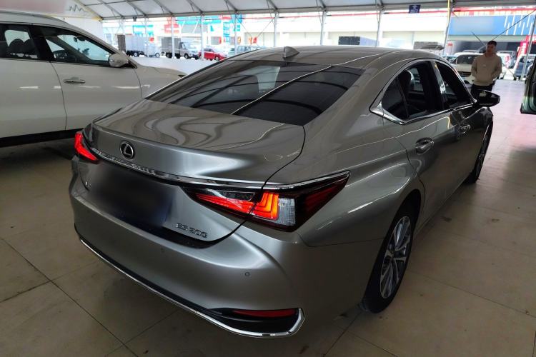 Used Lexus ES 2022 200 Excellence Edition