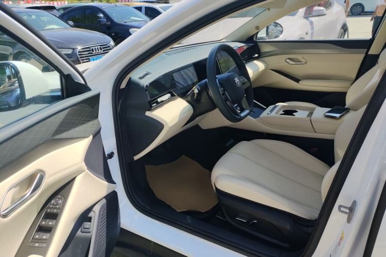 Used BYD Qin L 2025 EV 545KM Beyond Version Driver Seat