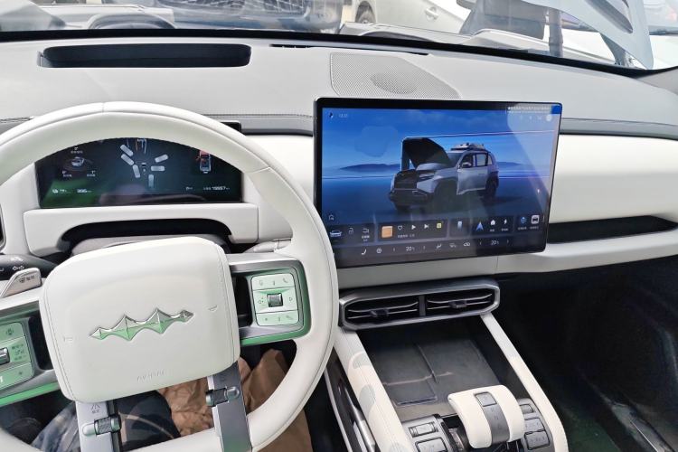 Used Formula Leopard Titanium 3 2025 501 km Four-Wheel Drive Drone Edition