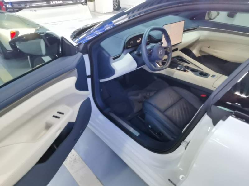 Used Zeekr 001 2025 YOU Edition 100 kWh All-Wheel Drive — 15