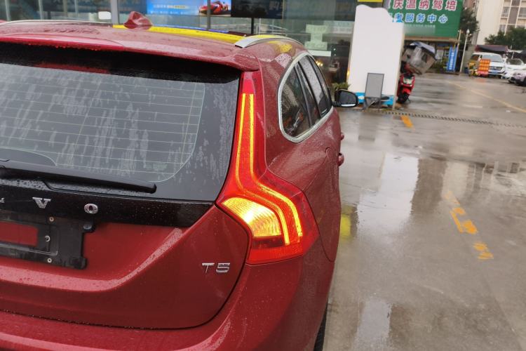 Used Volvo V60 2014 T5 Zhiya Edition