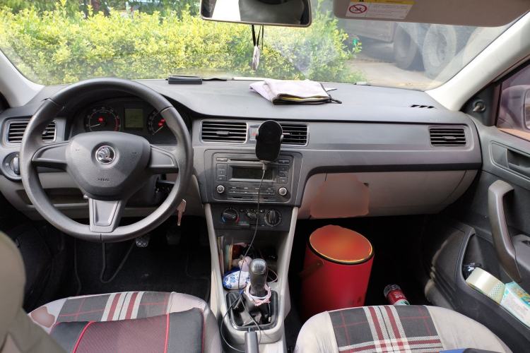 Used Skoda Rapid 2016 1.6L Manual Front-Wheel-Drive Version
