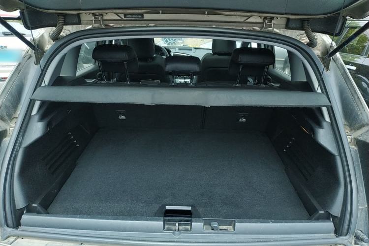 Used Peugeot 3008 2015 1.6THP Automatic Classic Edition Trunk