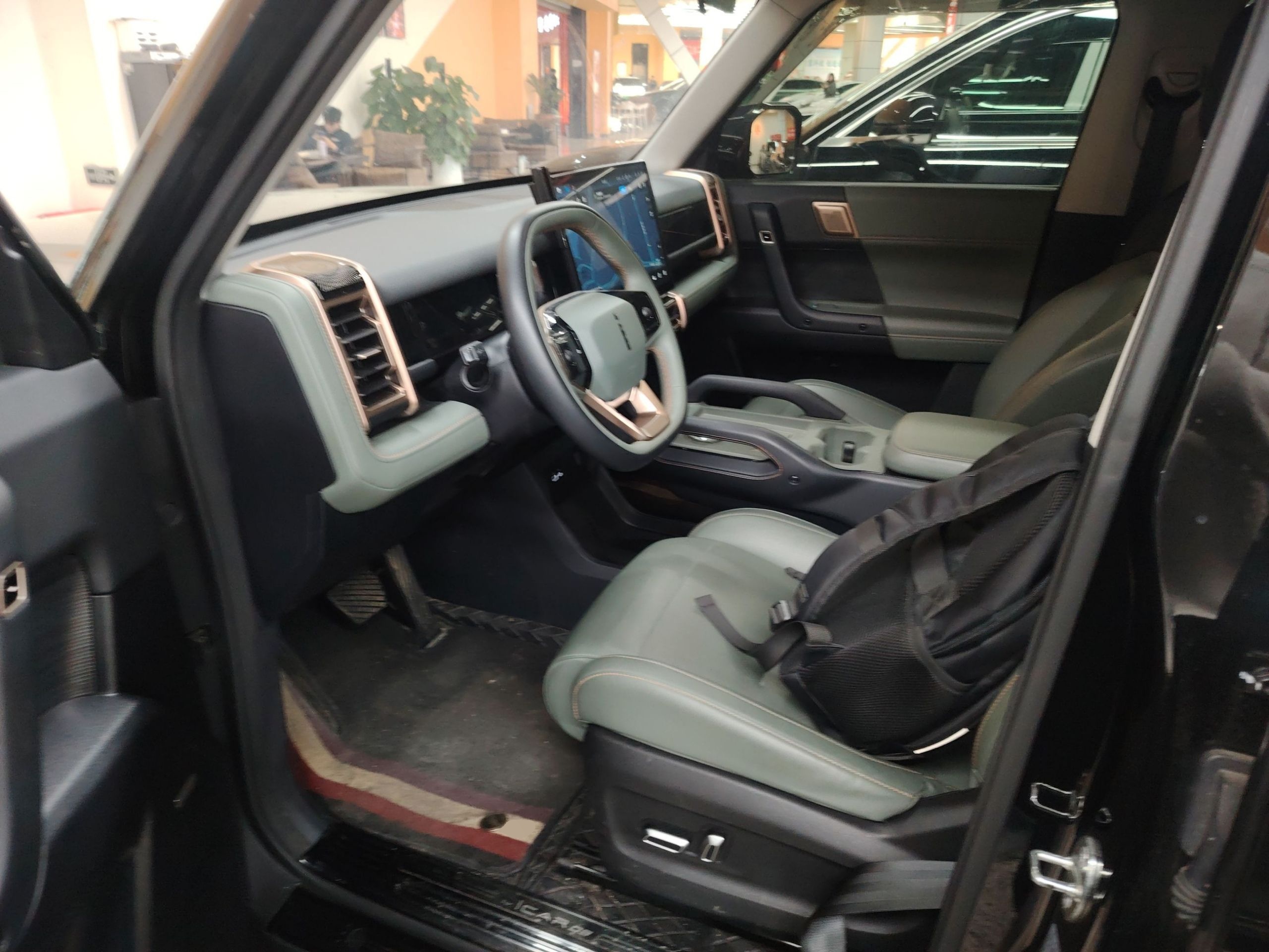 Переднее сиденье в автомобиле