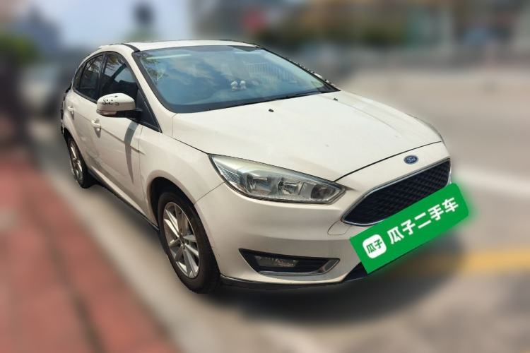Used Ford Focus 2015 Hatchback 1.6L Automatic Fashion Edition Front Right 45 Deg
