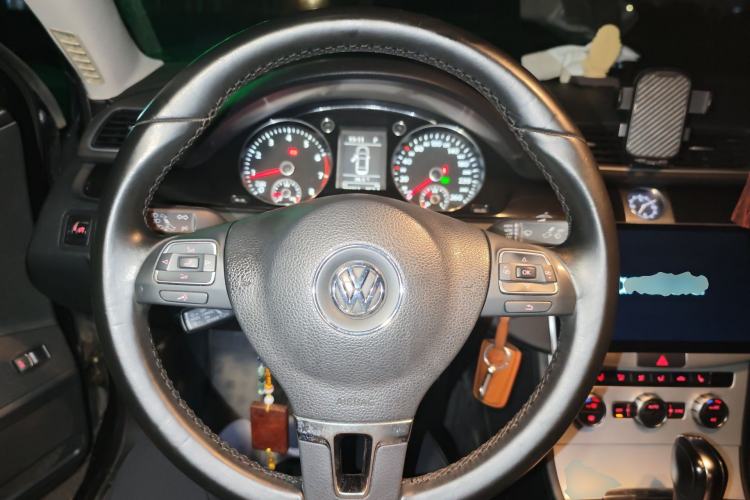 Used Volkswagen Magotan 2013 1.8TSI Luxury Model Steering Wheel