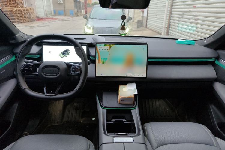 Used Lynk & Co 08 EM-P 2023 120km Long-Range Pro