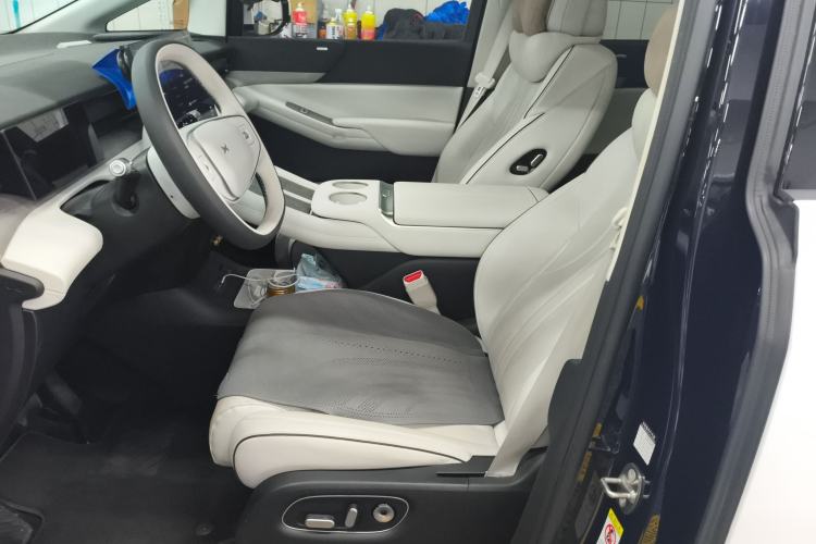 Used XPeng X9 2024 702 Ultra-Long Range Max Left Front Seat