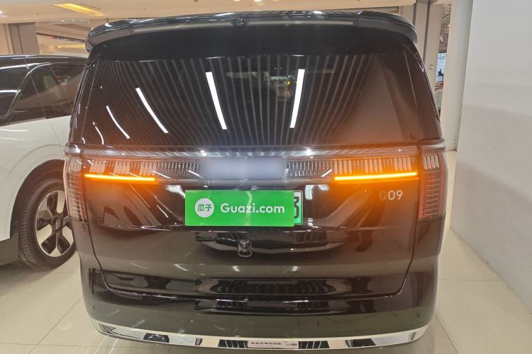 Used Zeekr 009 2024 7-Seater Walk-Through Version Four-Wheel Drive 108 kWh
