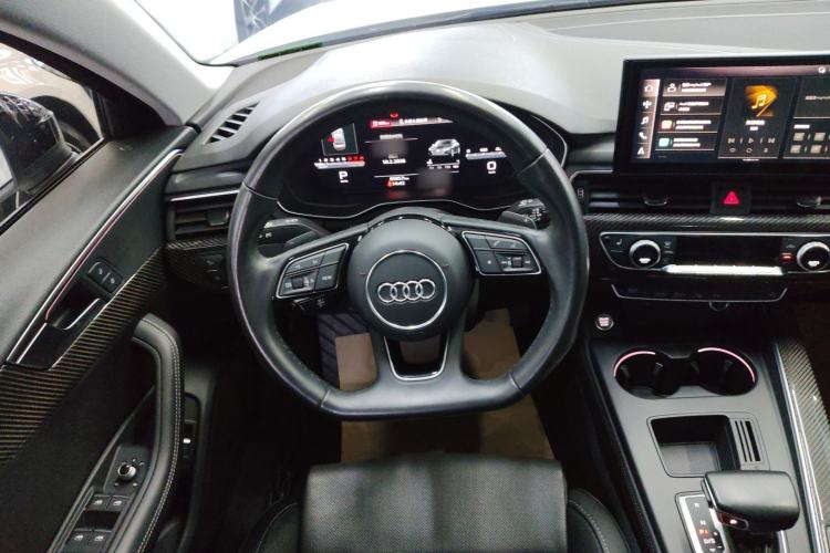 Used Audi A4L 2022 40 TFSI Luxury Dynamic Model
