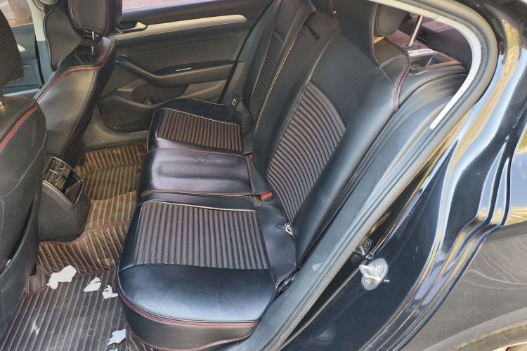 Used Volkswagen Magotan 2017 330TSI DSG Leading Model Left Rear Seat