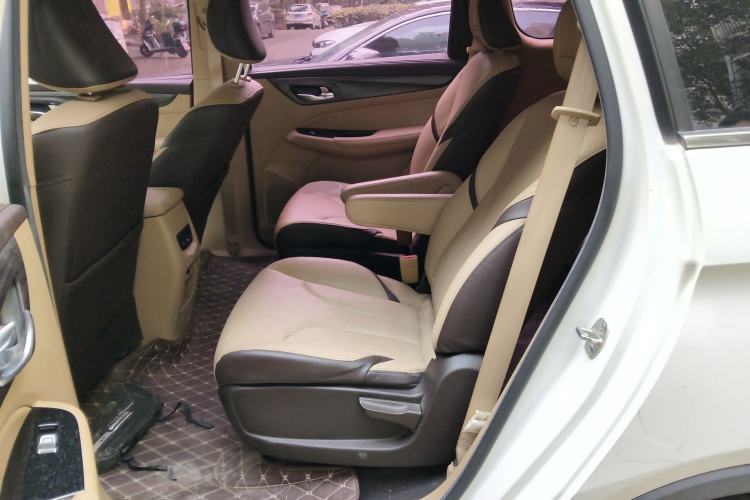 Used Baojun 730 2017 1.8L iAMT Prestige Version 7 Seats