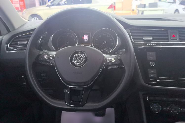Used Volkswagen Tiguan L 2019 330TSI Automatic Two-Wheel Drive Panoramic Comfort Edition China V Standard