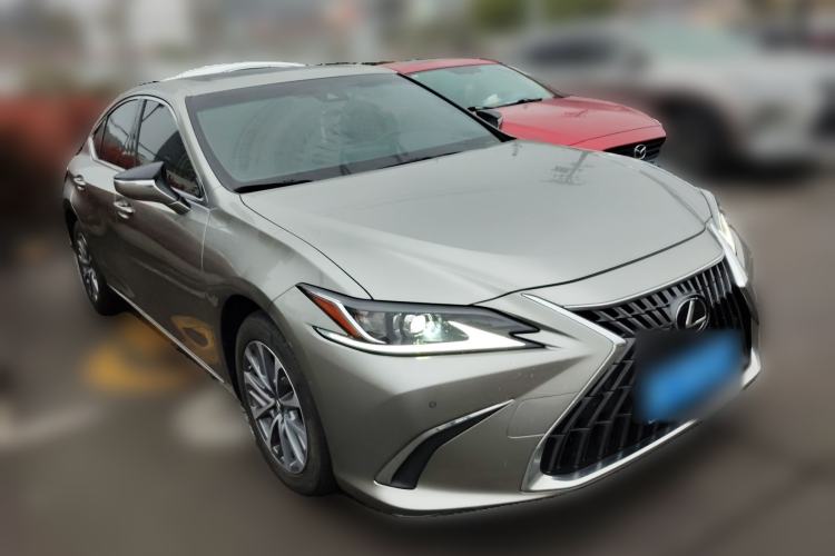 Used Lexus ES 2022 200 Excellence Edition Front Right 45 Deg