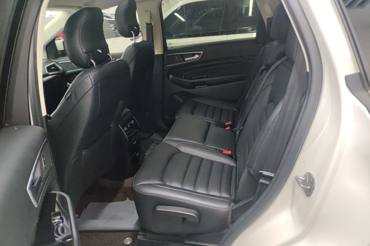 Used Ford Edge 2018 EcoBoost 245 Two-Wheel-Drive Titanium 7-Seater China VI Standard
