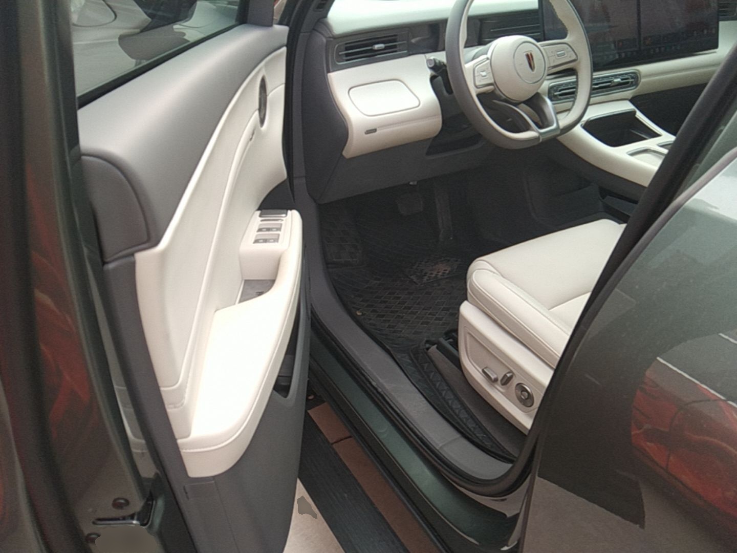 Hongqi HS6 PHEV 2026 240 Smart Hybrid Version — снимка 18
