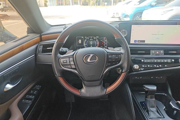 Used Lexus ES 2022 200 Luxury Edition
